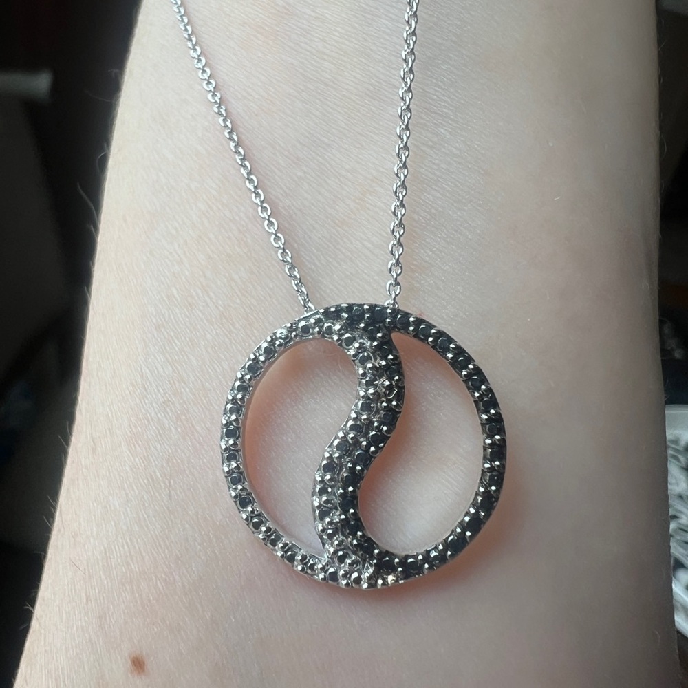 Elegant Sterling Silver Yin Yang Pendant Necklace